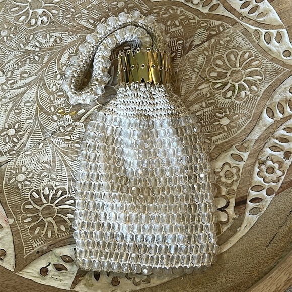 VINTAGE HANDMADE IN HONG KONG BEADED KNITED EXPANDABLE HANDBAG - Picture 1 of 12